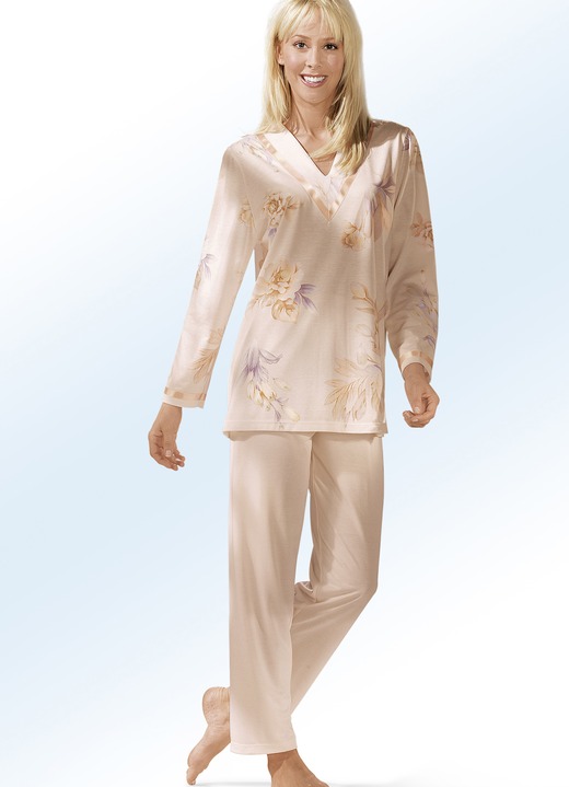 Pyjama's & shorties - Pyjama met V-hals en lange broek, in Größe 036 bis 052, in Farbe ABRIKOOS-MEERKLEURIG Ansicht 1