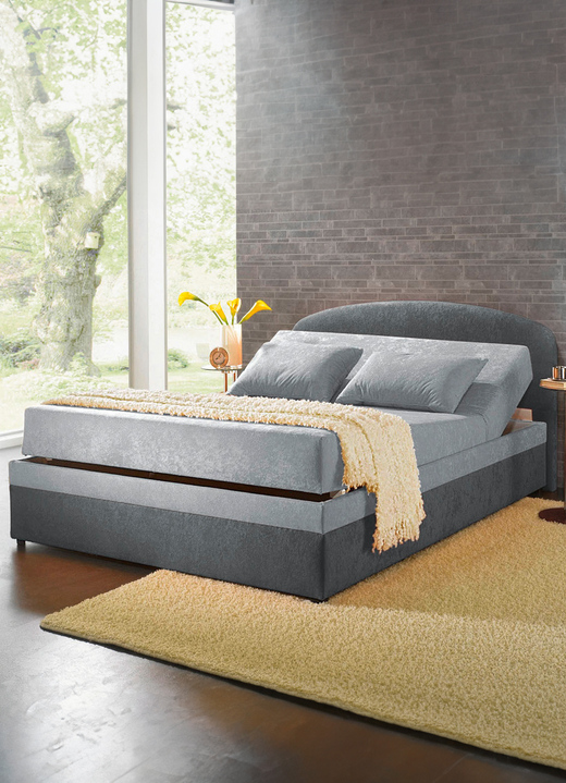 Gestoffeerde bedden - Gestoffeerd bed met ruime bedkast, in Farbe LICHTGRIJS, in Ausführung 1: Lighoogte 42 cm, vaste vulling met binnenvering, niet verstelbaar. Ansicht 1
