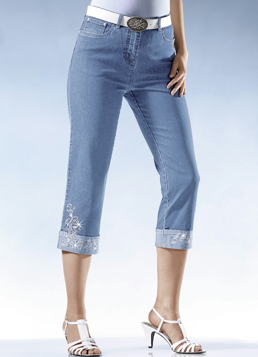 7/8 broeken, capri's, bermuda's - 7/8 jeans met bloemenborduursel 7/8 broeken, capri's, bermuda's - 7/8 jeans met bloemenborduursel, in Größe 018 bis 054, in Farbe LICHTBLAUW