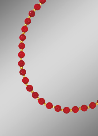 Ketting en armband gemaakt van koraal