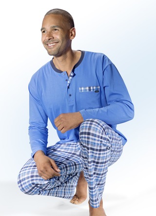 Pyjama met knoopsluiting, borstzakje en ruitjesmotief