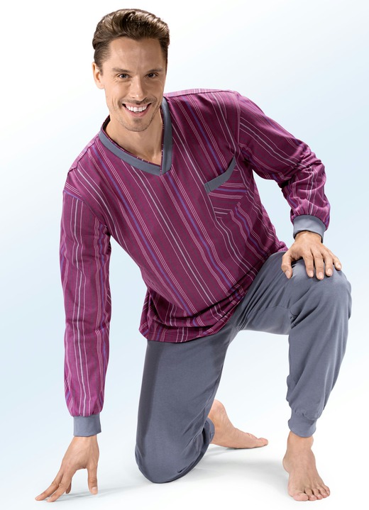 - Pyjama met V-hals, borstzak en arm- en pijpboorden, in Größe 048 bis 066, in Farbe CHIANTI-MULTICOLOR