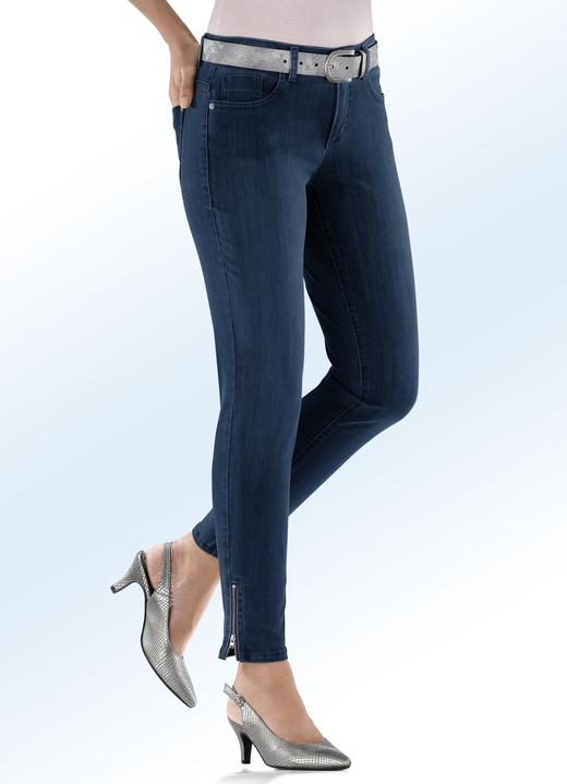 Broek met knoop- en ritssluiting - Magic-Jeans met modieuze ritsen aan de broekspijpuiteinden Broek met knoop- en ritssluiting - Magic-Jeans met modieuze ritsen aan de broekspijpuiteinden, in Größe 017 bis 050, in Farbe DONKERBLAUW