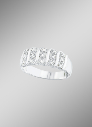 Mooie damesring met diamanten