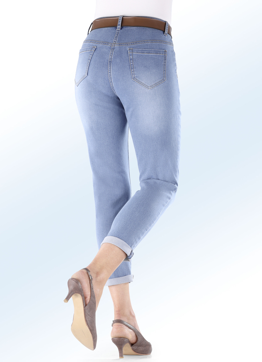 Broek met knoop- en ritssluiting - Basic jeans in 7/8 lengte, in Größe 017 bis 052, in Farbe LICHTBLAUW Ansicht 1