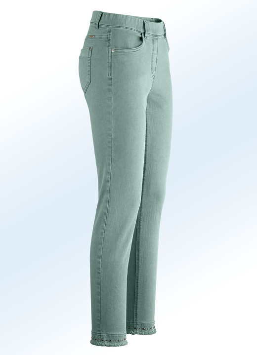 Broeken - Magische jeans met leuke klinknagels en een trendy zoom met franjes, in Größe 017 bis 052, in Farbe JADE GROEN Ansicht 1