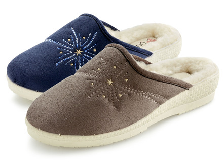 Set van twee pantoffels met decoratief stiksel