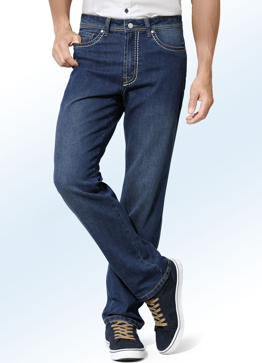- Jeans in 2 kleuren, in Größe 024 bis 060, in Farbe DONKERBLAUW Ansicht 1
