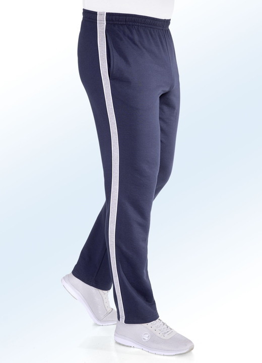 Vrijetijdbroeken - Casual broek in 3 kleuren Vrijetijdbroeken - Casual broek in 3 kleuren, in Größe 024 bis 062, in Farbe MARINE