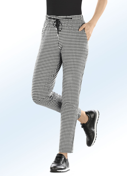 Broeken - Broek in de huidige joggingbroekstijl, in Größe 018 bis 056, in Farbe ZWART-ECRU