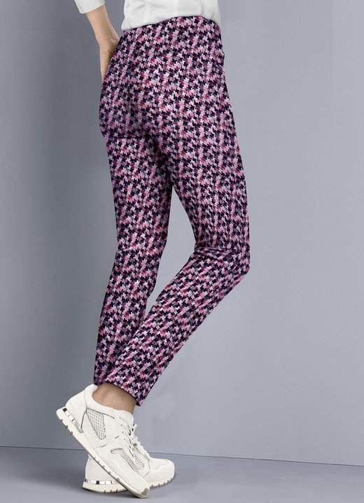 Broeken - Broek in een actueel minimalistisch design, in Größe 017 bis 052, in Farbe BESSEN-MEERKLEURIG