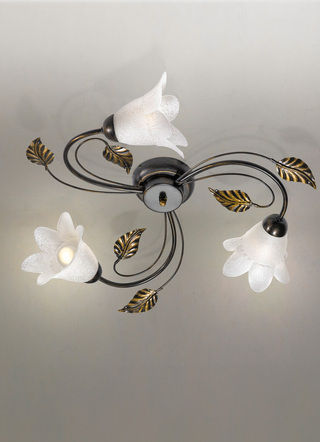 Metalen plafondlamp met decoratief blad