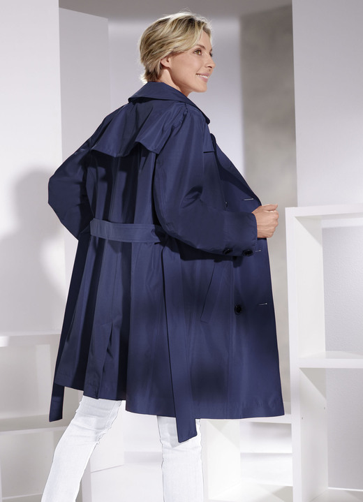 - Trenchcoat met riem in 2 kleuren, in Größe 034 bis 052, in Farbe DONKERBLAUW