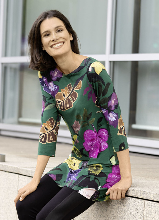Shirts - Fantasierijke tuniek met modieuze platte halslijn, in Größe 044 bis 054, in Farbe GROEN-PAARS-BONT Ansicht 1