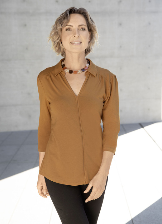 Shirts - Poloshirt met decoratieve bies in 2 kleuren, in Größe 036 bis 052, in Farbe COGNAC