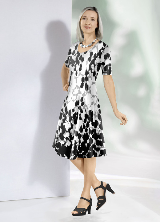 Korte mouw - Jurk met expressieve randprint Korte mouw - Jurk met expressieve randprint, in Größe 036 bis 052, in Farbe SCHWARZ-GRAU