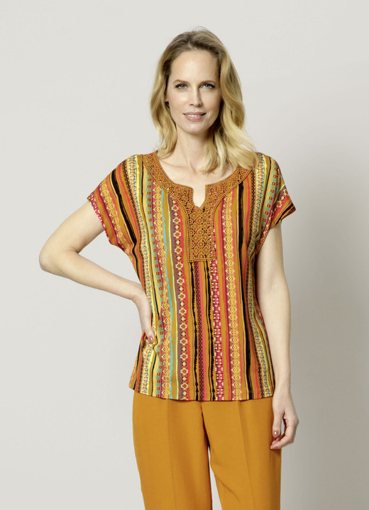 Shirts - Shirt met gehaakte kanten rand, in Größe 038 bis 046, in Farbe VEELKLEURIG Ansicht 1