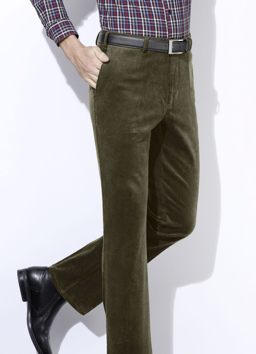 Broeken - Corduroy broek met elastische tailleband in 3 kleuren Broeken - Corduroy broek met elastische tailleband in 3 kleuren, in Größe 024 bis 064, in Farbe DONKERGROEN