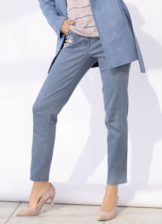 Broek met knoop- en ritssluiting - Jeans met bloemenborduursel Broek met knoop- en ritssluiting - Jeans met bloemenborduursel, in Größe 018 bis 052, in Farbe JEANSBLAU