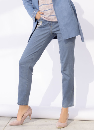 Jeans met bloemenborduursel