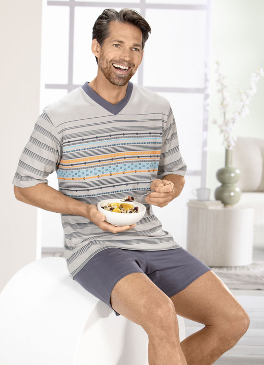 Pyjama's - Set: pyjama en short met V-hals, in Größe 046 bis 062, in Farbe GRAU-BUNT Ansicht 1