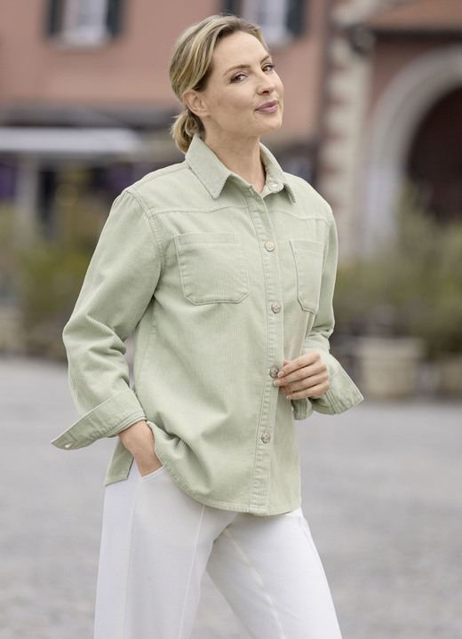 Kort - Trendy corduroy jasje, in Größe 036 bis 050, in Farbe PISTACHE Ansicht 1