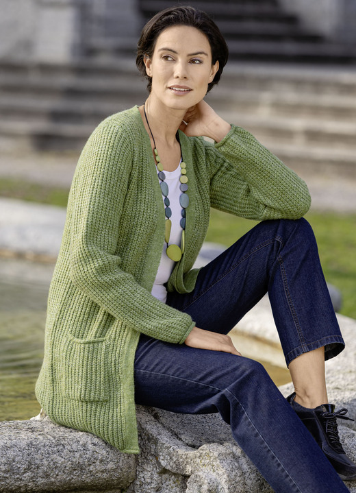 Gebreide jasjes - Lange cardigan met parelkwastje Gebreide jasjes - Lange cardigan met parelkwastje, in Größe L(44/46) bis XXL(52/54), in Farbe LIMETTE MELIERT