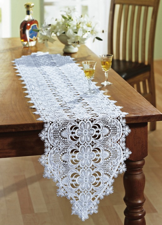 Woonaccessoires - Magische tafeldecoratie van gebroken wit kant, in Größe 135 (Loper, 30/50 cm) bis 303 (kussensloop 40/ 40 cm), in Farbe WOLWIT Ansicht 1