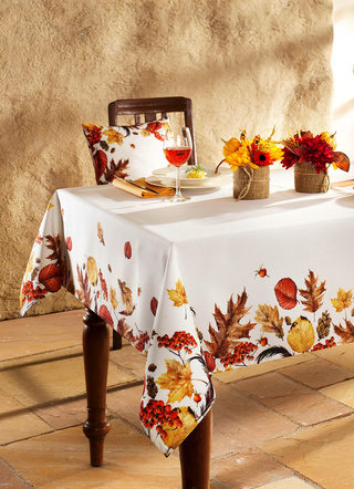 Kamerdecoratie met herfstbladeren ontwerp