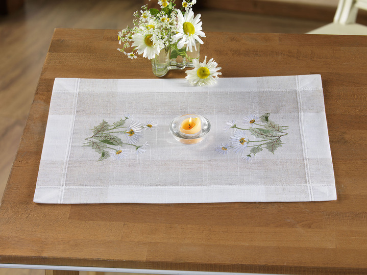 - Tafel- en kamerdecoratie met een bloemmotief, in Größe 101 (Kleedje, 35 x 50 cm) bis 404 (Kussensloop, 40 x 40 cm), in Farbe SECT-MEERKLEURIG Ansicht 1