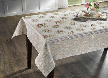 Tafel- en kamerdecoratie met een romantisch rozenmotief