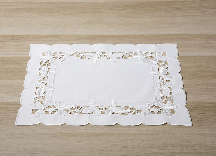 Tafellakens - Tafel- en kamerdecoratie met uitgebreid borduurwerk, in Größe 101 (Kleedje, 35 x 50 cm) bis 404 (Kussensloop, 40 x 40 cm), in Farbe SEKT Ansicht 1