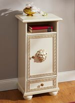 Hoogwaardig meubelprogramma met decoraties CR&Egrave;ME-GOUD