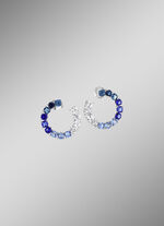 Oorstekers met synthetische zirkonia in wit- en blauwtinten 