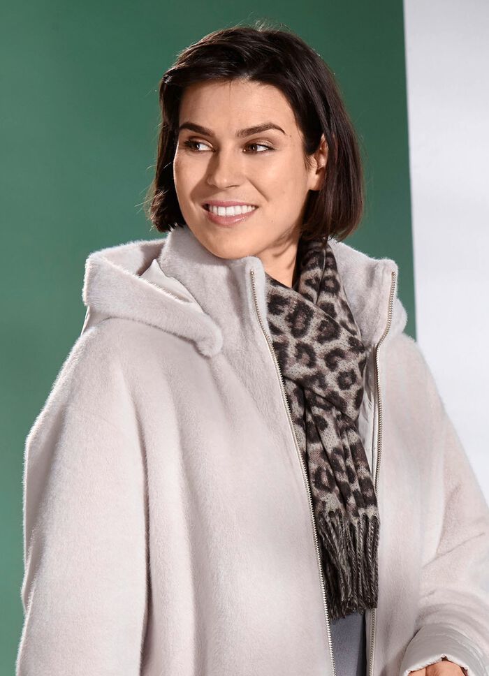 Sjaal met roofdierbontontwerp 