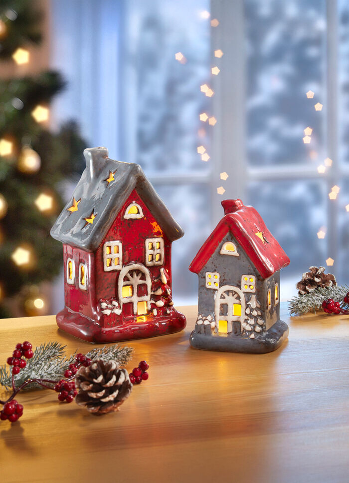 Verlichte huizen in een set van twee
