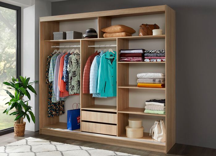 Verfijnde schuifdeurkast met spiegelfront 