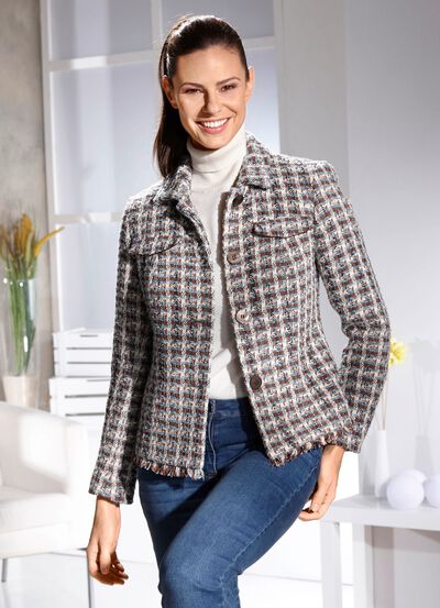 Korte blazer in Chanel-look 