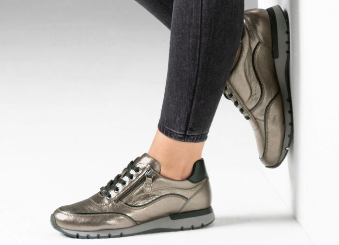 Caprice veterschoen met praktische ritssluiting aan de zijkant BRONS