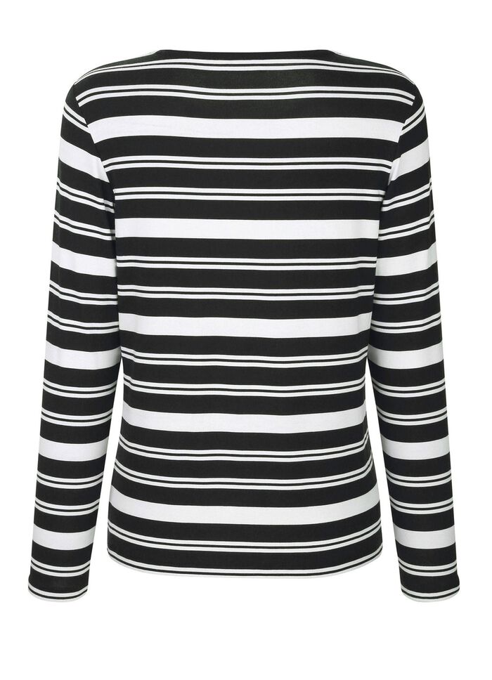 Shirt met rode kleuraccenten 