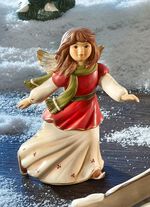 Wintertafereel: Grote hemelse boodschappers in het winterbos 