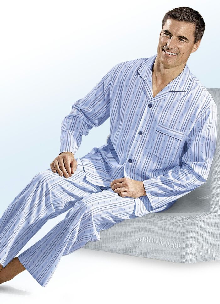 Pyjama, casual model en met doorlopende knopen, van geweven stof 