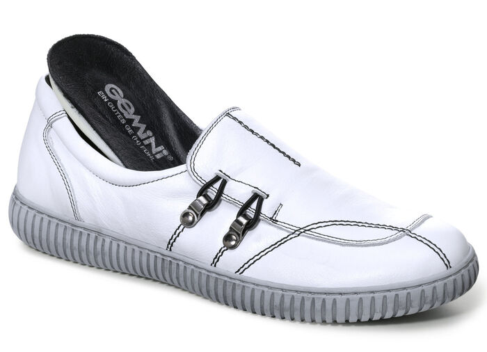 Gemini pantoffels van rundnappaleer met decoratieve oogjes WIT