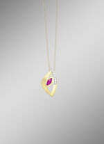 Chique hanger met robijn en zirkonia 