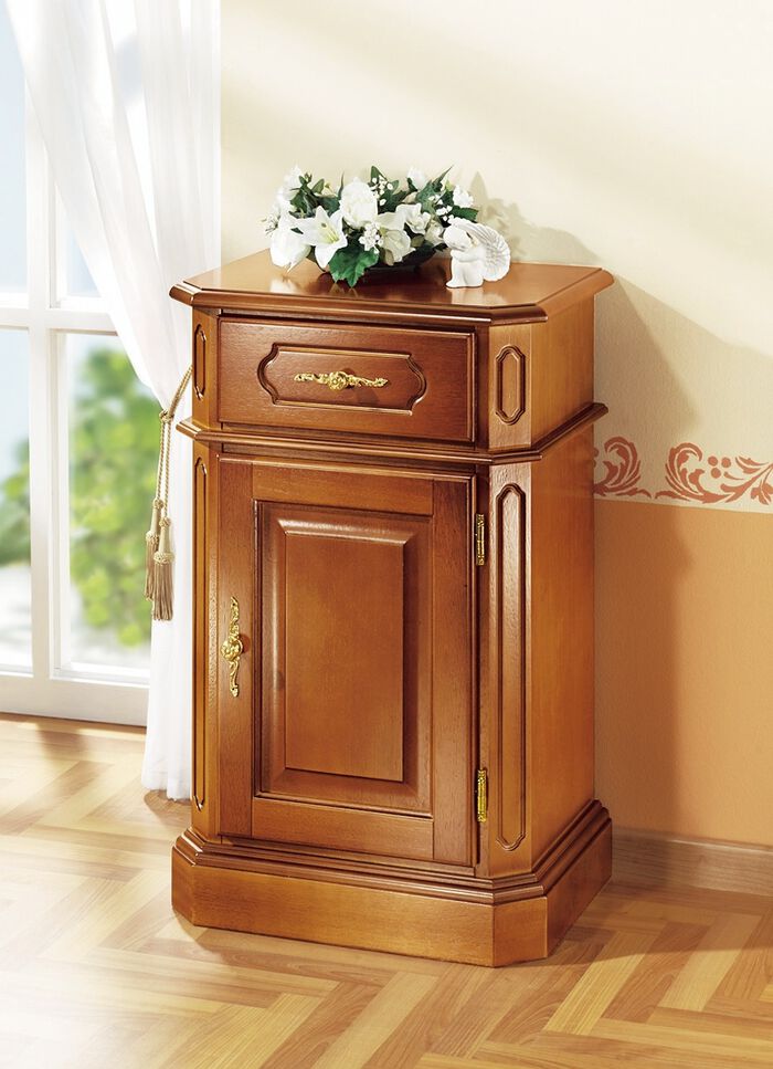 Ladekast, 1 deur, met goudkleurige metalen handgrepen 