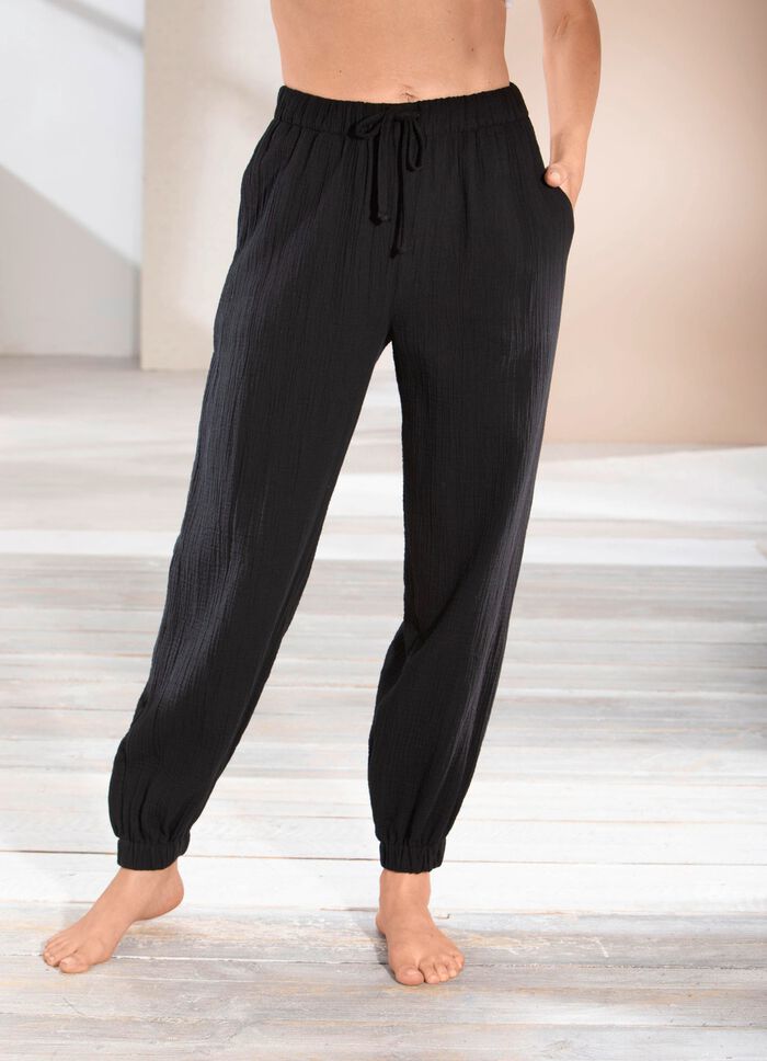 Ademende broek van Laurina ZWART