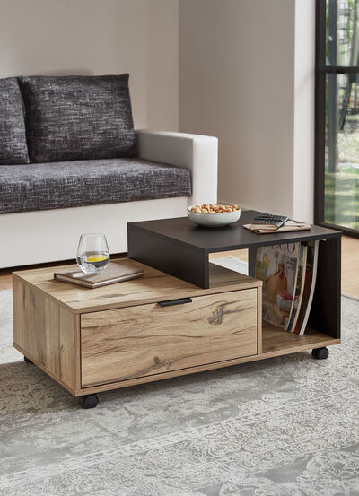 Moderne salontafel op wielen 