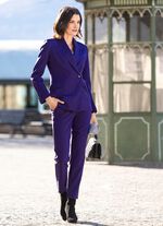 Broekpak in trendy aubergine 