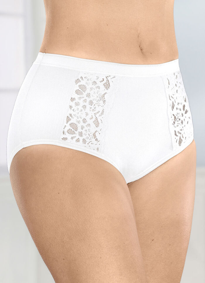 Set van vier slips met kanten inzetstukken 