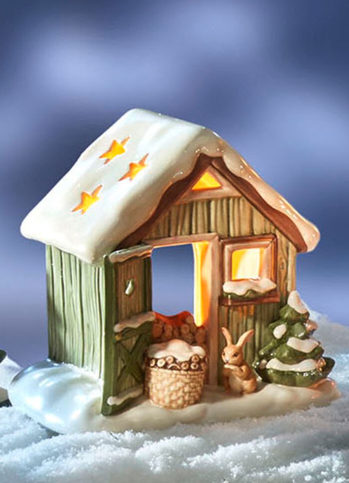 Wintertafereel: Grote hemelse boodschappers in het winterbos 